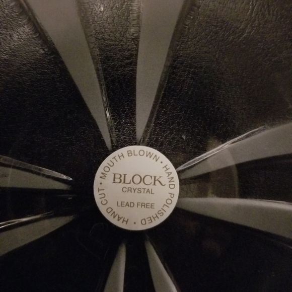 2 mouth blown hand cut and polished bowls - Picture 5 of 5